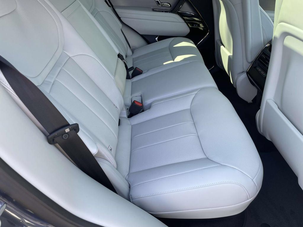 New 2027 Land Rover Range Rover Sport SE AWD/4WD image 19