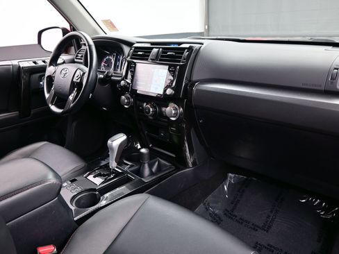 Used 2024 Toyota 4Runner TRD Off-Road Premium image 15