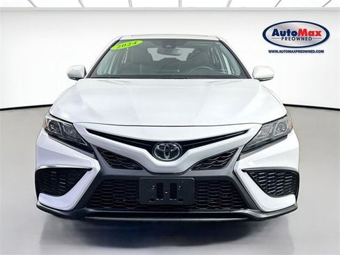 Used 2024 Toyota Camry SE image 6
