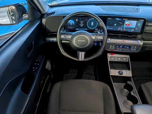 Used 2025 Hyundai Kona SEL AWD/4WD image 15