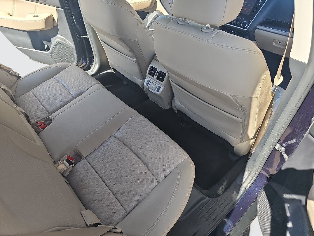 Used 2018 Subaru Outback 3.6R Limited AWD/4WD image 12