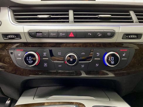 Used 2018 Audi Q7 2.0T Premium Plus w/ Premium Plus Package AWD/4WD image 26