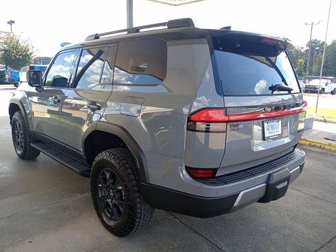 Used 2026 Lexus GX 550 w/ Accessory Package (CT) AWD/4WD image 3