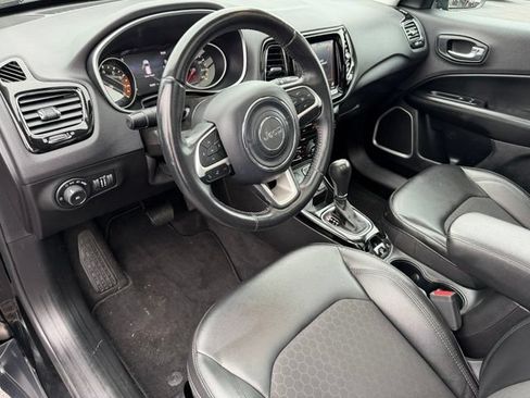 Used 2018 Jeep Compass Latitude w/ Popular Equipment Group AWD/4WD image 18