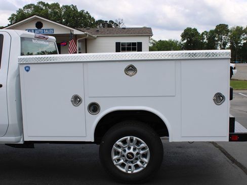 Used 2025 Chevrolet Silverado 2500 W/T w/ WT/CX Safety Package AWD/4WD image 8