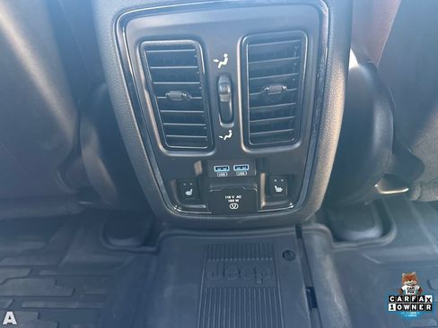 Used 2020 Jeep Grand Cherokee Overland AWD/4WD image 16