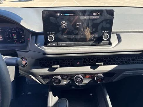 Certified 2025 Honda Accord LX image 19