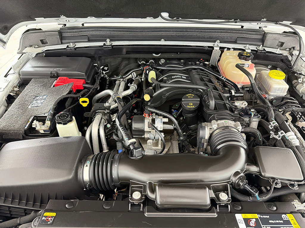 Used 2023 Jeep Wrangler Unlimited Sahara AWD/4WD image 18
