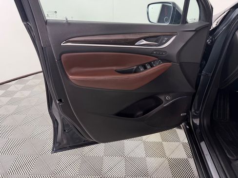 Used 2018 Buick Enclave Avenir w/ Avenir Technology Package FWD image 11