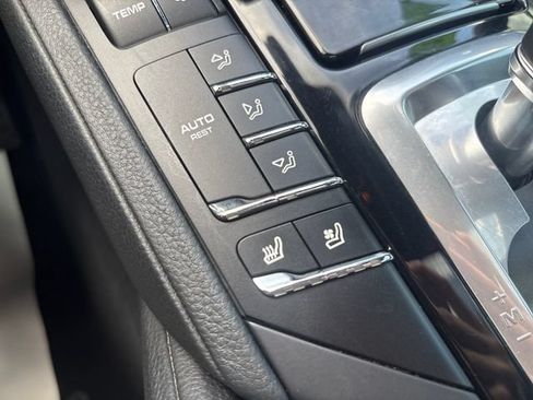 Used 2015 Porsche Cayenne Diesel AWD/4WD image 27