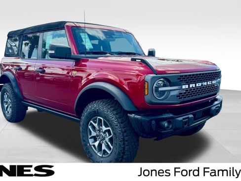New 2025 Ford Bronco Badlands image 1