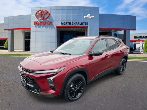 Used 2024 Chevrolet Trax ACTIV w/ Sunroof Package image 6