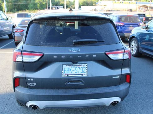 Used 2020 Ford Escape SE image 5
