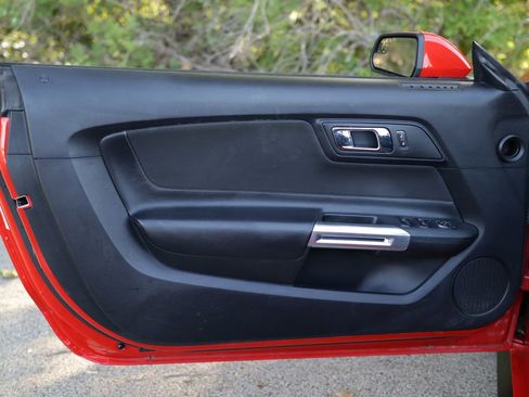 Used 2015 Ford Mustang Convertible w/ Equipment Group 051A RWD image 20