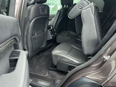 Used 2021 Land Rover Discovery HSE R-Dynamic AWD/4WD image 12