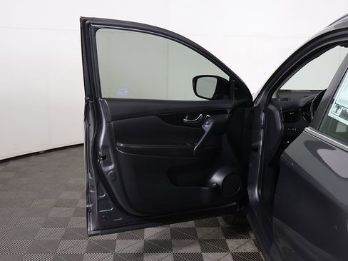 Used 2022 Nissan Rogue Sport SL image 19