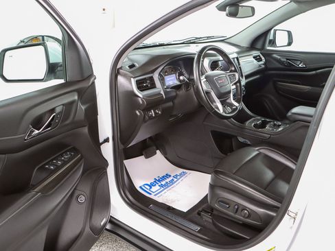Used 2023 GMC Acadia SLT FWD image 3