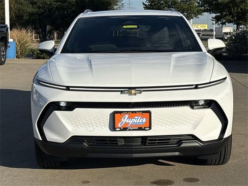 New 2026 Chevrolet Equinox EV LT image 3