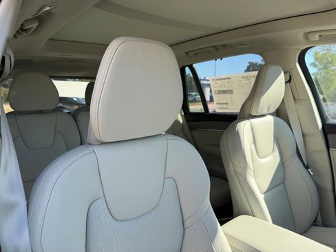 New 2026 Volvo XC90 T8 Ultra w/ Protection Package Premier AWD/4WD image 9