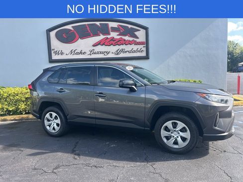 Used 2022 Toyota RAV4 LE FWD image 2