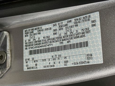 Used 2017 Ford Escape SE FWD image 12