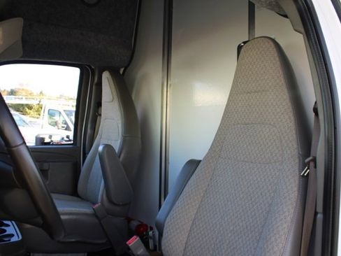 Used 2022 Chevrolet Express 4500 Extended w/ Power Convenience Package image 11