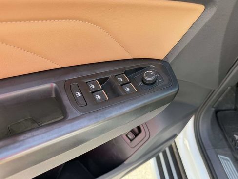 Used 2021 Volkswagen Atlas Cross Sport SEL Premium AWD/4WD image 25
