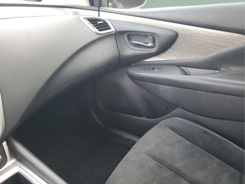Used 2018 Nissan Murano S image 24