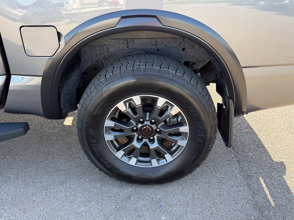 Used 2024 Nissan Titan PRO-4X w/ Pro-4x Convenience Package AWD/4WD image 25