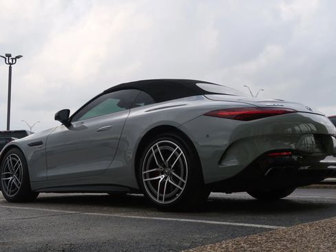 Used 2022 Mercedes-Benz SL 55 AMG 4MATIC image 13