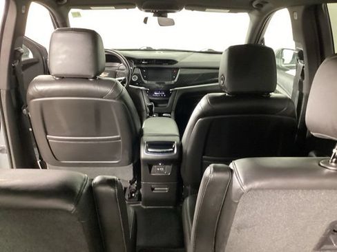 Used 2020 Cadillac XT6 Premium Luxury FWD image 32