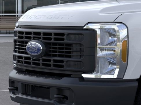 New 2026 Ford F250 XL AWD/4WD image 17