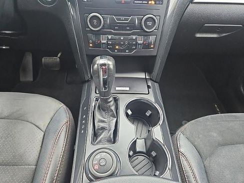 Used 2019 Ford Explorer XLT w/ Equipment Group 202A image 15
