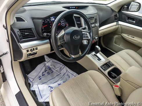 Used 2013 Subaru Legacy 2.5i Premium w/ All-Weather Pkg AWD/4WD image 10