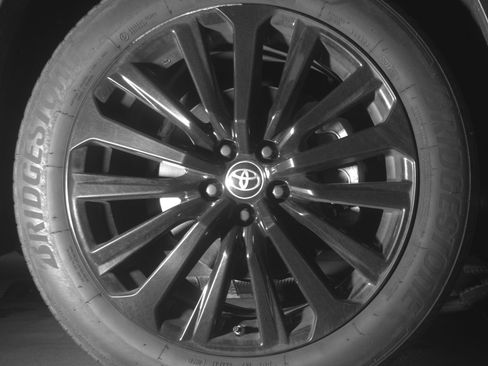 Used 2025 Toyota Highlander XSE AWD/4WD image 13