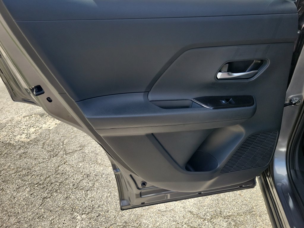 New 2027 Nissan Kicks SR FWD image 17