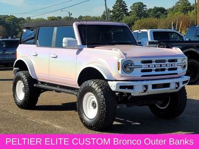 New 2024 Ford Bronco Outer Banks w/ Sasquatch Package
