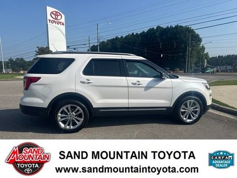 Used 2019 Ford Explorer XLT w/ Equipment Group 202A FWD image 2