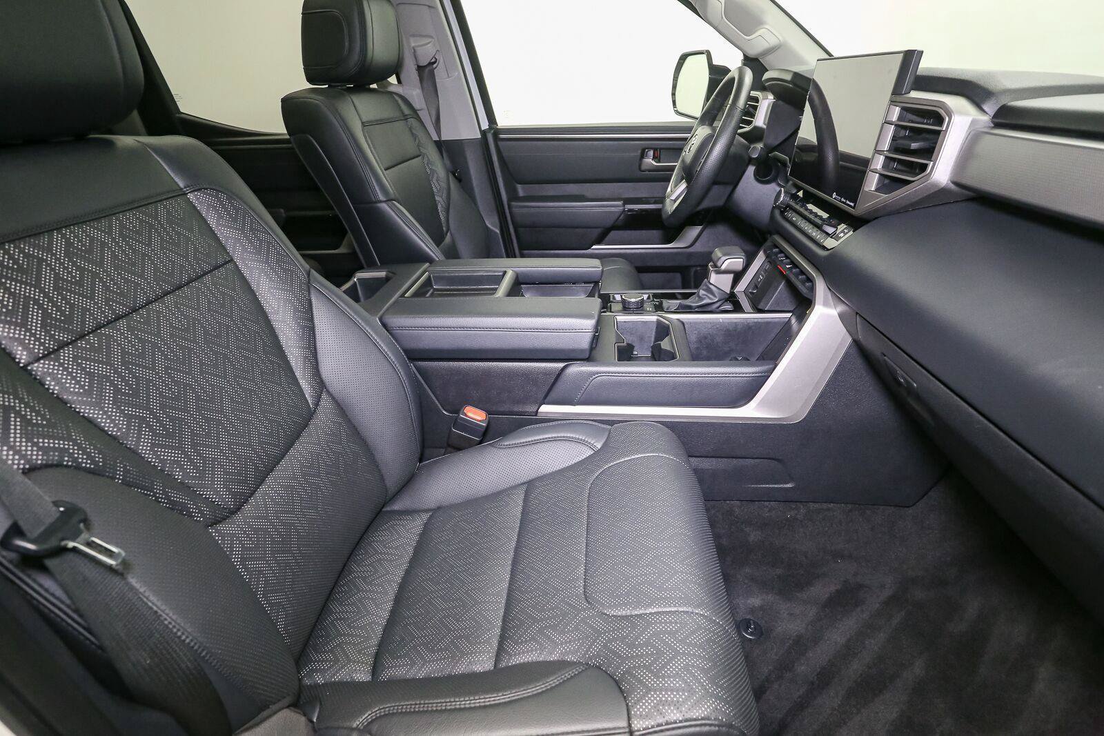 Used 2023 Toyota Tundra Limited w/ Power Package AWD/4WD image 17