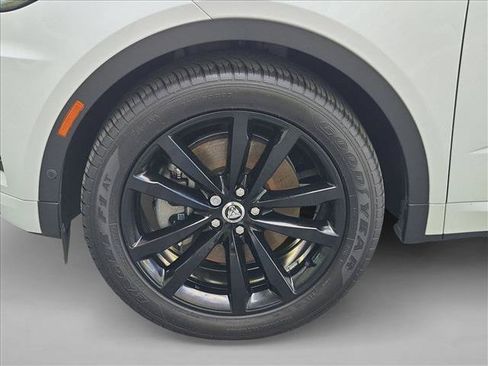 Certified 2024 Jaguar E-PACE R-Dynamic SE AWD/4WD image 24