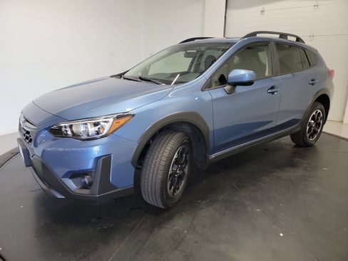 Used 2023 Subaru Crosstrek 2.0i Premium AWD/4WD image 3