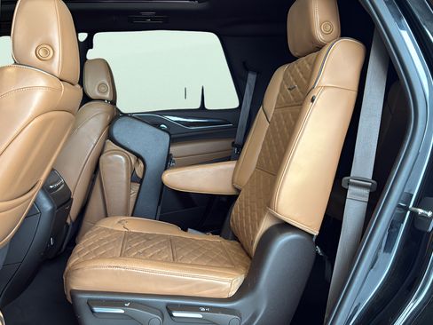 Used 2022 Cadillac Escalade Sport RWD image 25