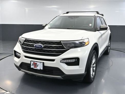 Used 2020 Ford Explorer XLT w/ Equipment Group 202A image 12