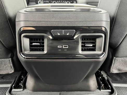 Used 2024 Chevrolet Silverado 1500 ZR2 w/ Technology Package image 22