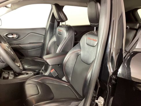 Used 2022 Jeep Cherokee Trailhawk w/ Trailer Tow Group image 15