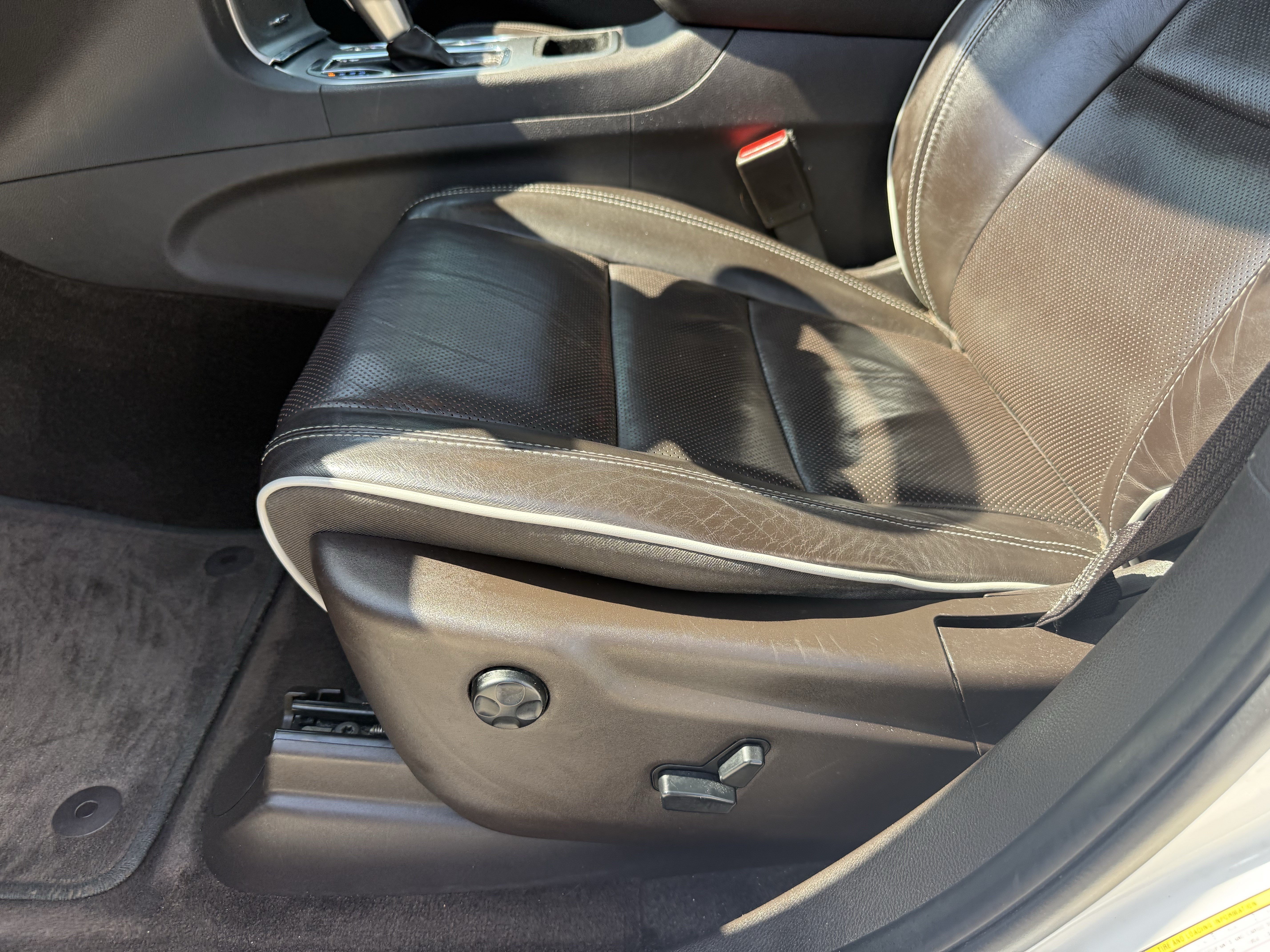 Used 2018 Jeep Grand Cherokee Overland RWD image 30