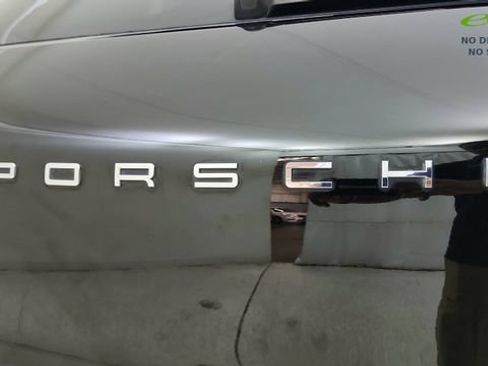 Used 2018 Porsche Macan AWD/4WD image 17