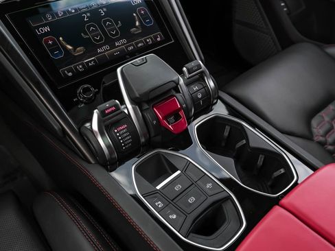 Used 2022 Lamborghini Urus image 27