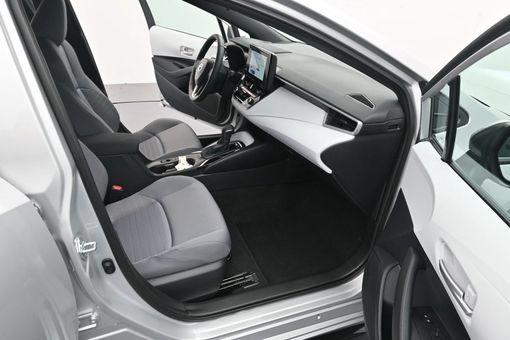 Used 2026 Toyota Corolla SE FWD image 16