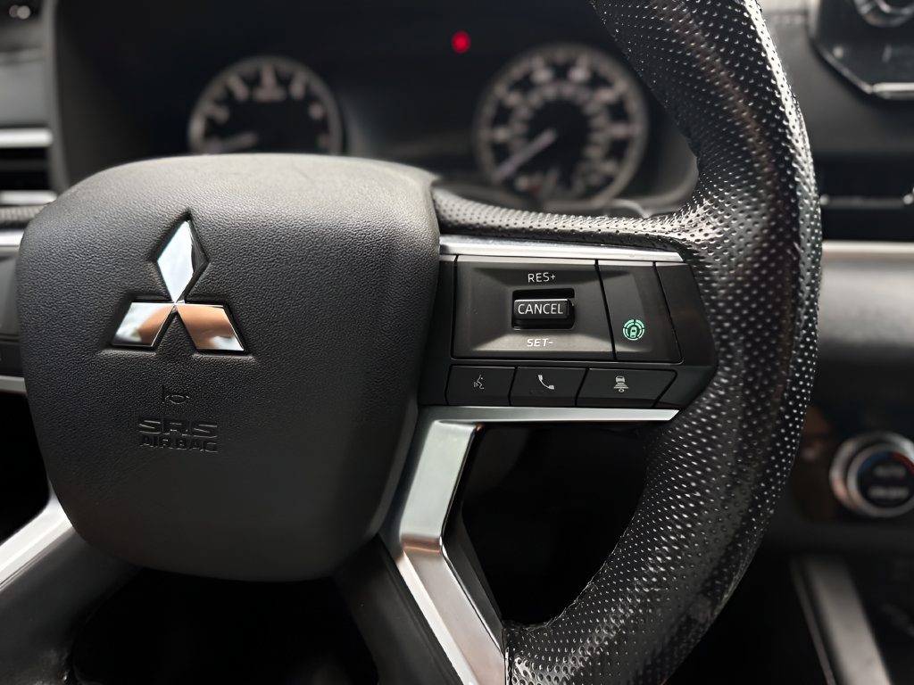 Used 2022 Mitsubishi Outlander SE AWD/4WD image 11
